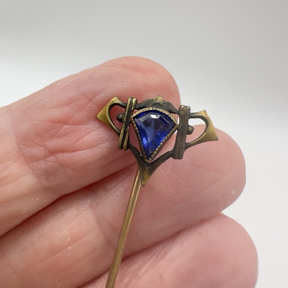 Antique Stick Pin Art Nouveau Blue Glass Gold Tone Openwork Cravat Lapel Hat Pin - Picture 3 of 9